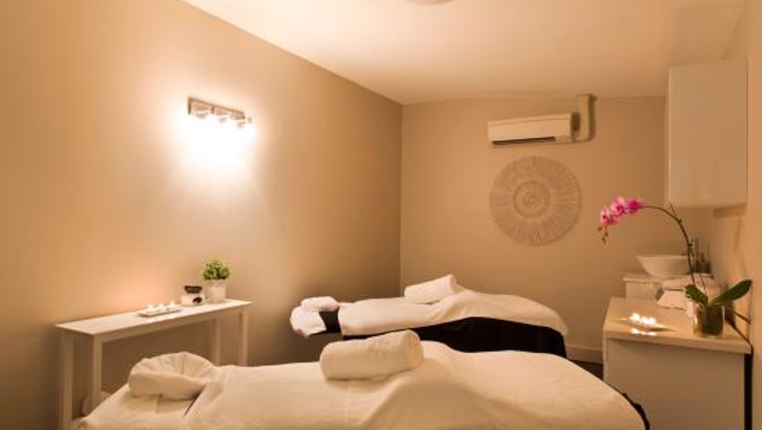 Try A Couples Massage